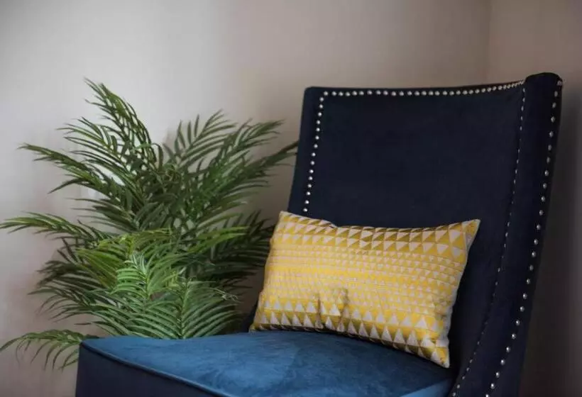 Hotelli The Cross Keys Sherborne