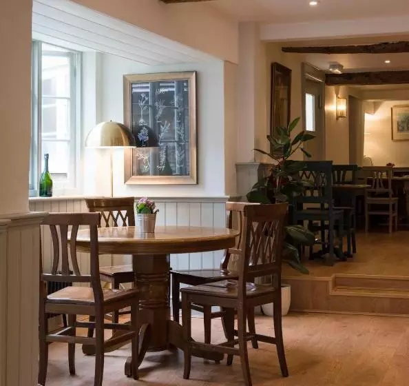 Hotelli The Cross Keys Sherborne