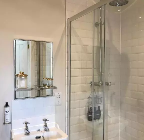 Hotelli The Cross Keys Sherborne