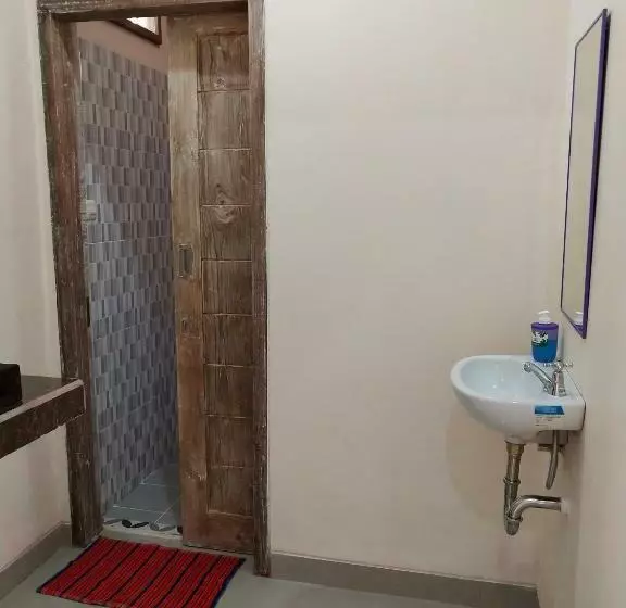 ペンション Lidah Lokal Guest House Singaraja