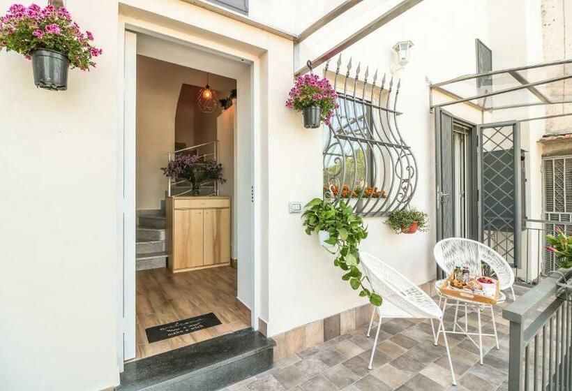 تختخواب و صبحانه Bella Mbriana