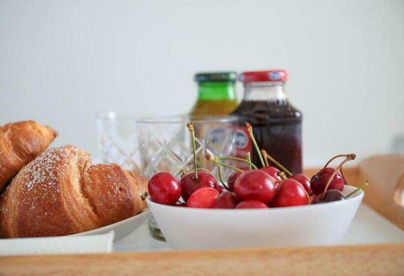 تختخواب و صبحانه Bella Mbriana