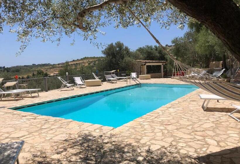 Отель Agriturismo Roba Degli Ulivi