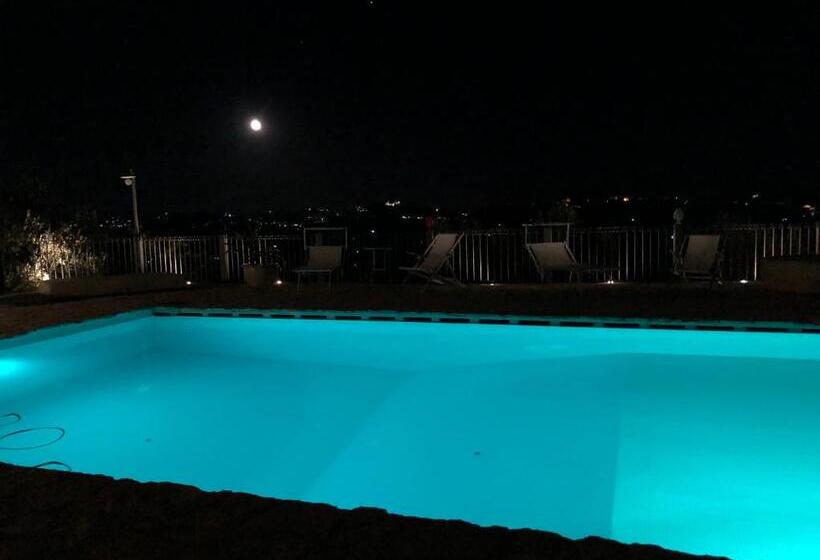 Отель Agriturismo Roba Degli Ulivi