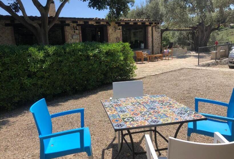 Отель Agriturismo Roba Degli Ulivi