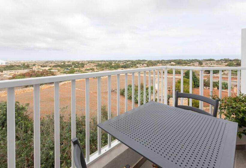 پانسیون Belvedere Airport Suites