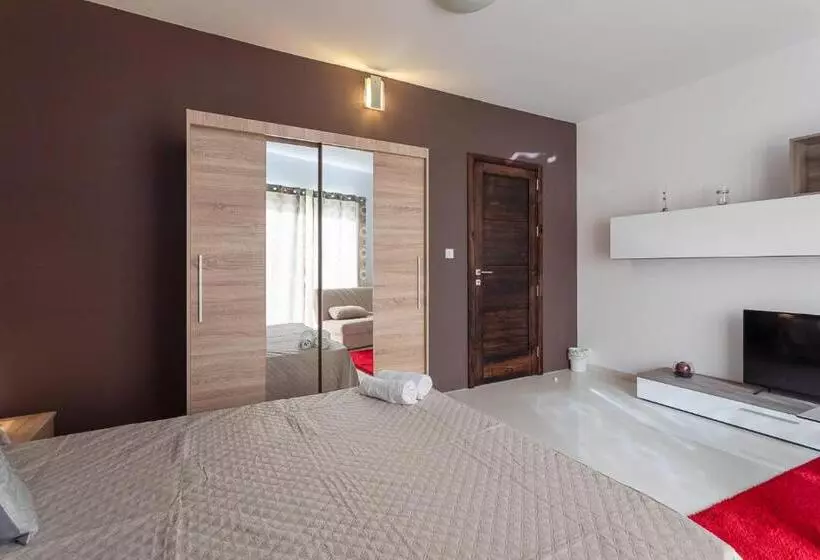 پانسیون Belvedere Airport Suites