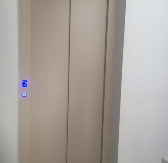 پانسیون Belvedere Airport Suites