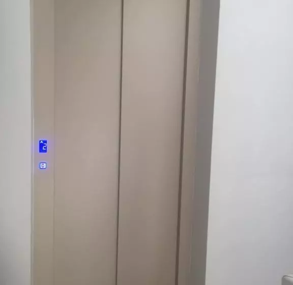 پانسیون Belvedere Airport Suites