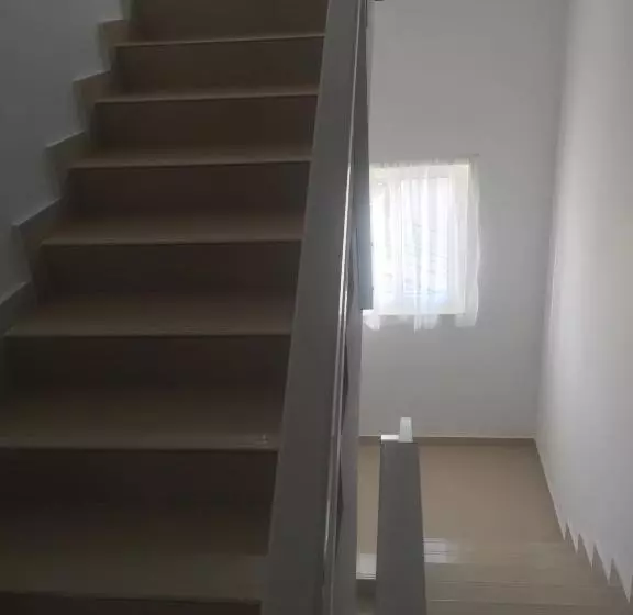 پانسیون Belvedere Airport Suites