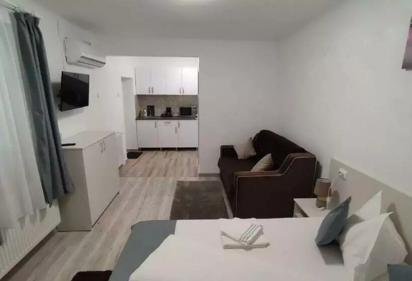 ペンション Casa Laur