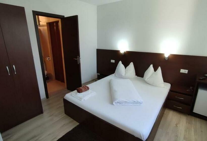 پانسیون Casa Laur