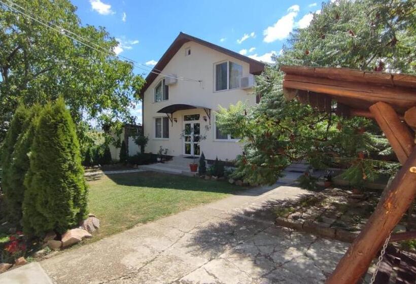 پانسیون Casa Laur