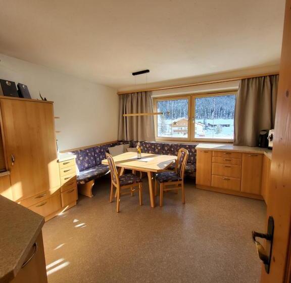 ペンション Haus Tanneck