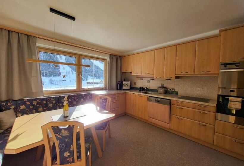 ペンション Haus Tanneck