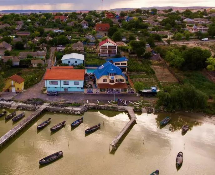 پانسیون Lake View