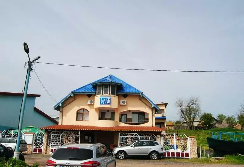 پانسیون Lake View