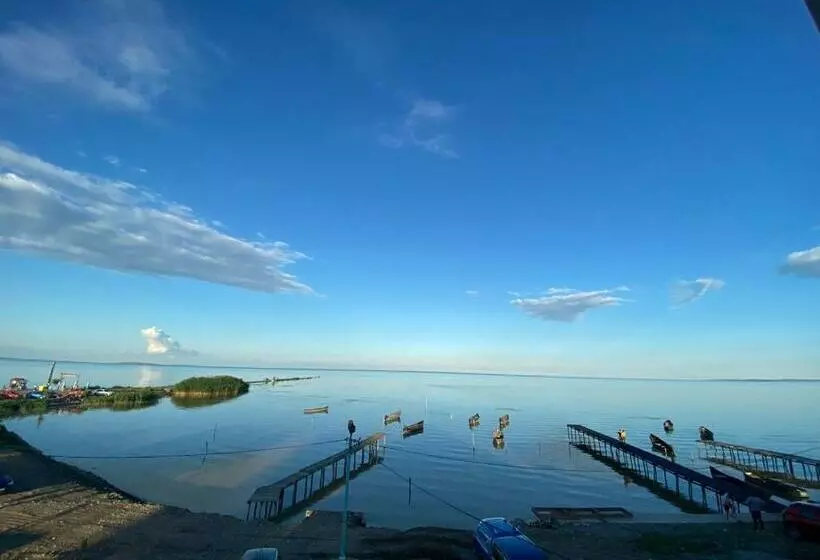 پانسیون Lake View