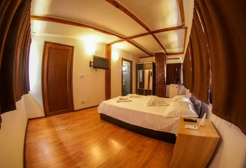 پانسیون Lake View