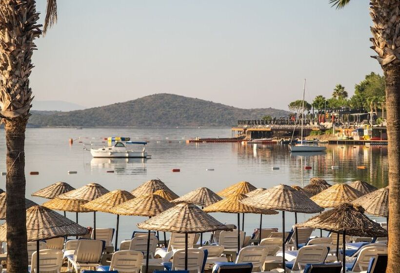 Costa Bitezhan Hotel   All Inclusive