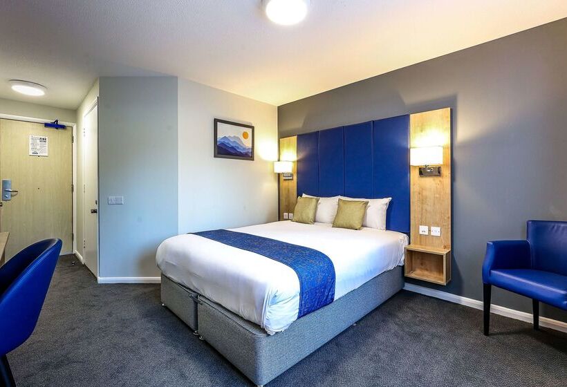 هتل Days Inn London Stansted Airport