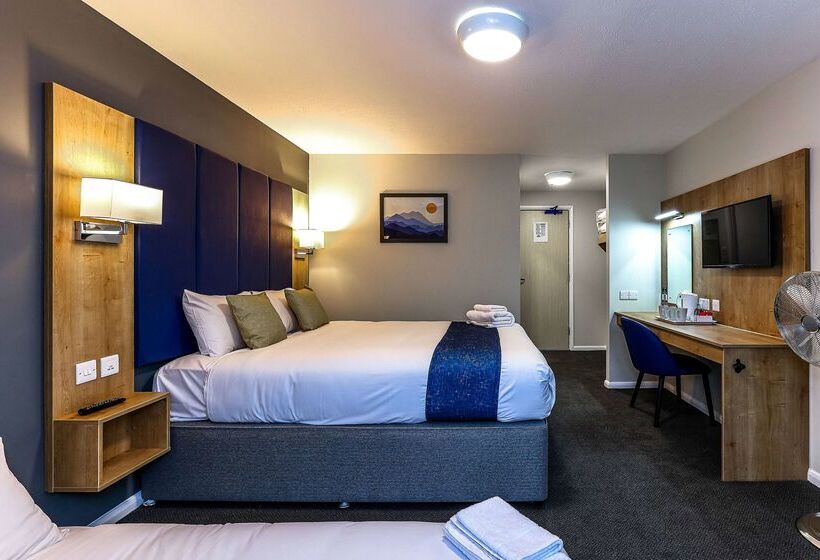 هتل Days Inn London Stansted Airport