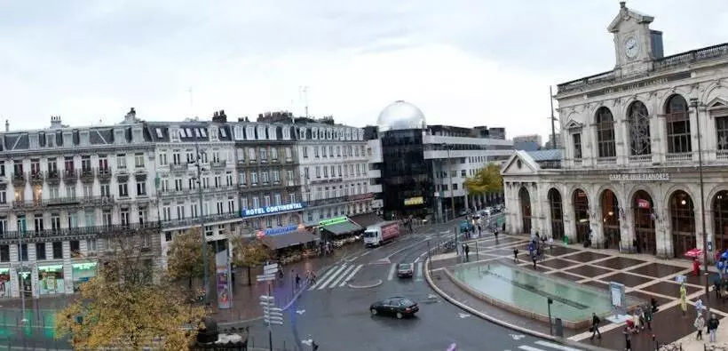 Отель De Londres