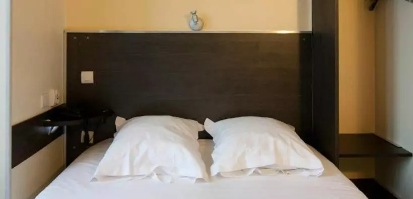 Отель De Londres