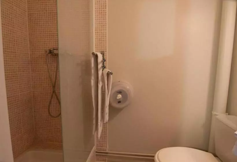 Отель De Londres