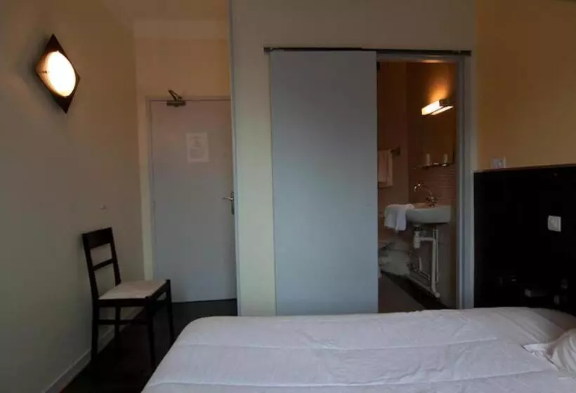 Отель De Londres