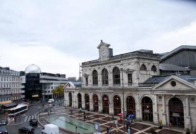 Отель De Londres