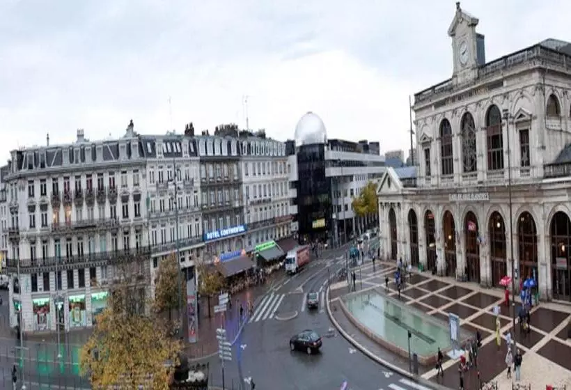 Отель De Londres