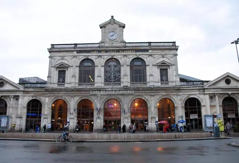 Отель De Londres