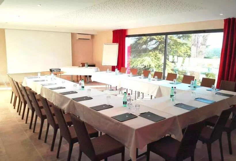 Отель Le Domaine Du Colombier