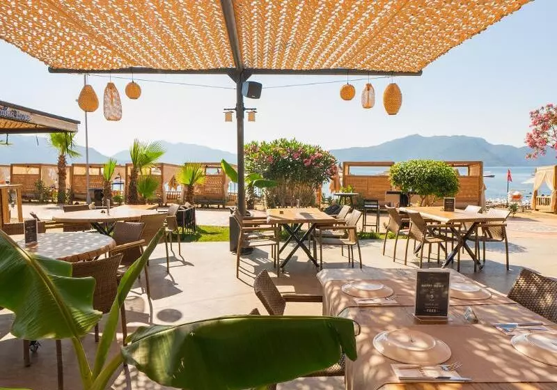 ホテル Dora Beach