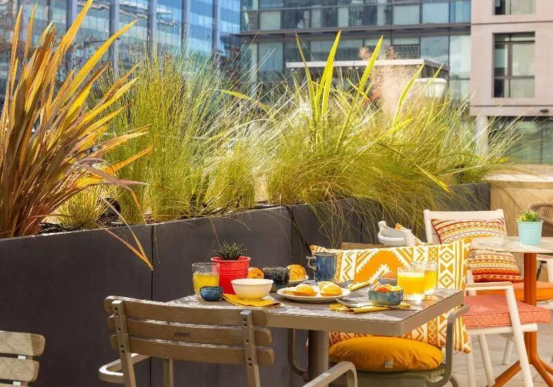 호텔 Ibis Marseille Centre Euromed