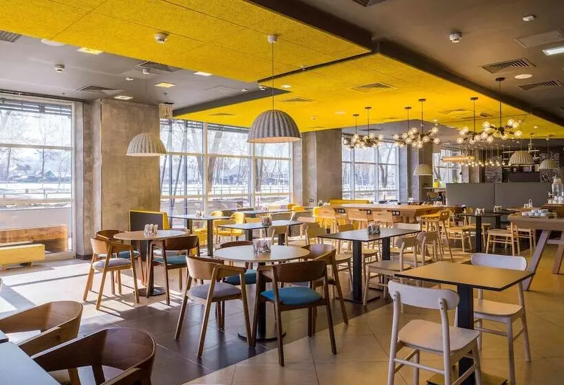 בית מלון כפרי Ibis Samara