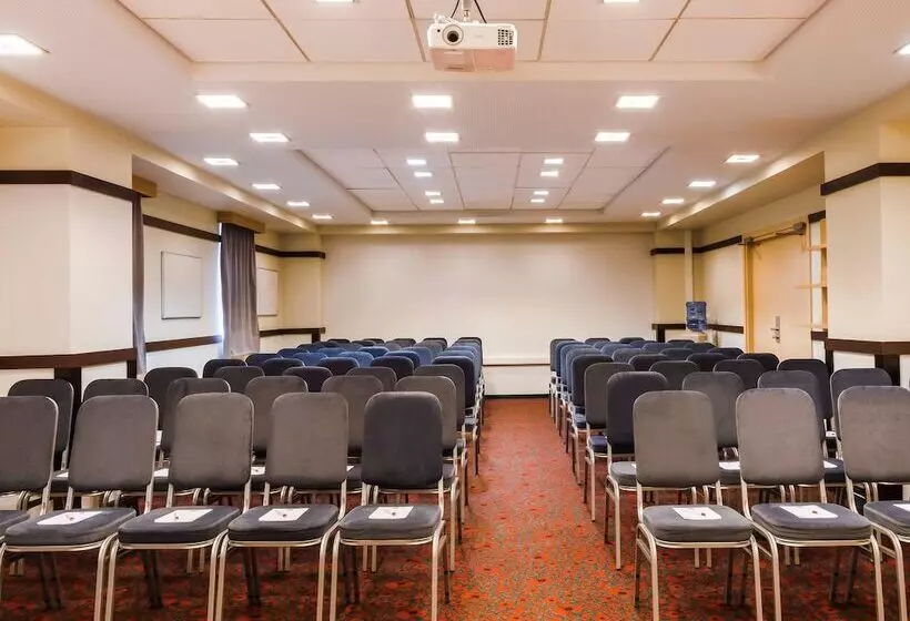 בית מלון כפרי Ibis Samara