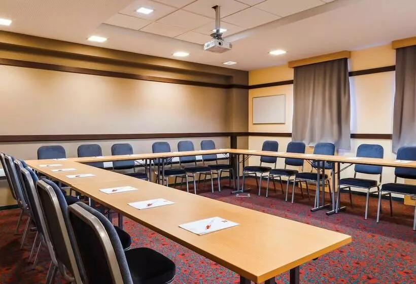 בית מלון כפרי Ibis Samara