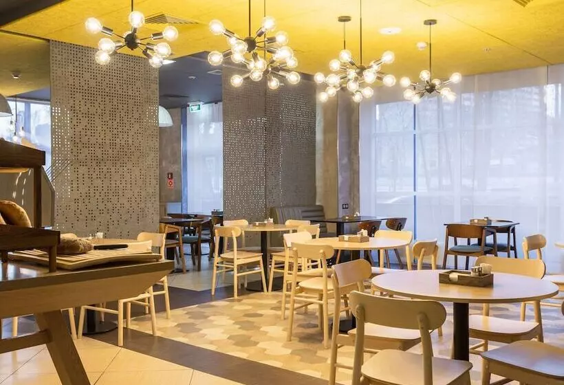 בית מלון כפרי Ibis Samara