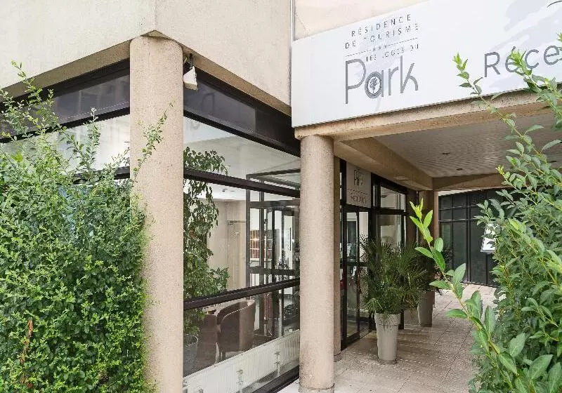 هتل Les Loges Du Park