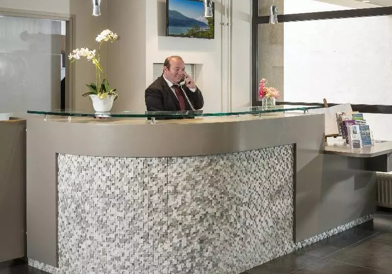 هتل Les Loges Du Park