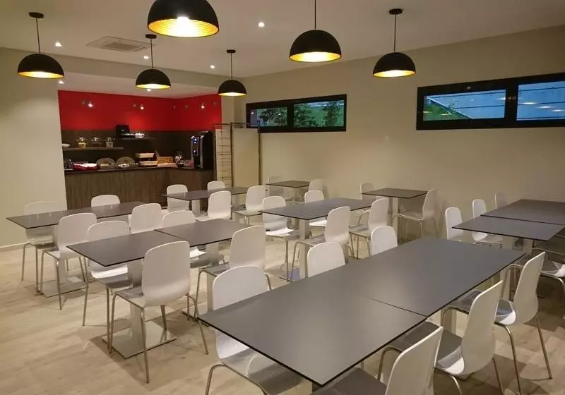 هتل Les Loges Du Park