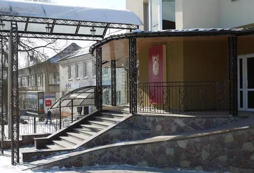 酒店 Optima Pochayiv