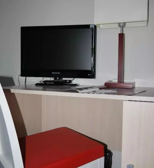 酒店 Optima Pochayiv