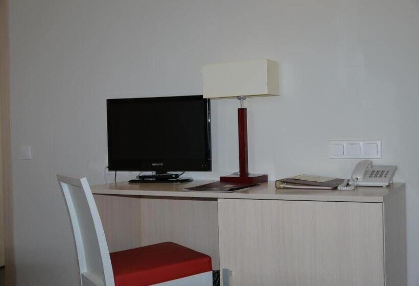 ホテル Optima Pochayiv