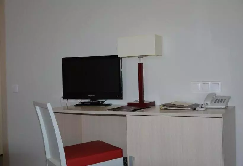 酒店 Optima Pochayiv