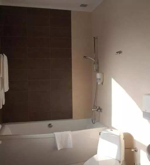 酒店 Optima Pochayiv