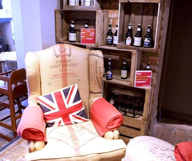 בית מלון כפרי The Crown At Playhatch