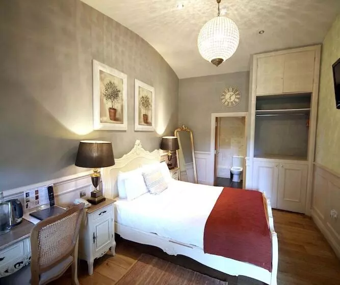 Hotel The Crown At Playhatch